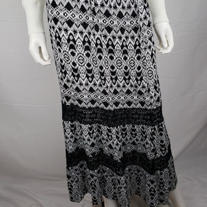 Faded Glory maxi skirt black white geometric Sz M